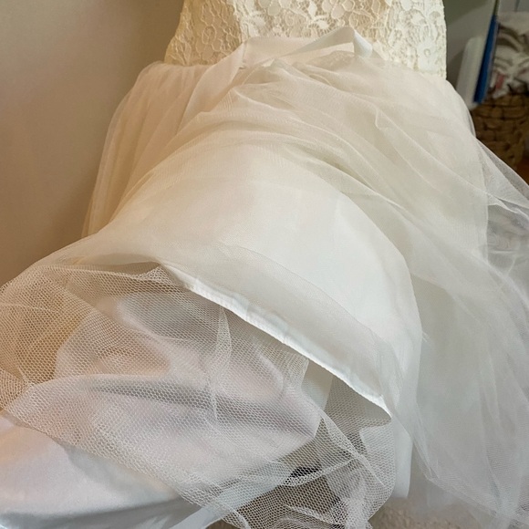 David's Bridal Toddler off-white 2T flower girl dress and large satin bow belt - Picture 7 of 9